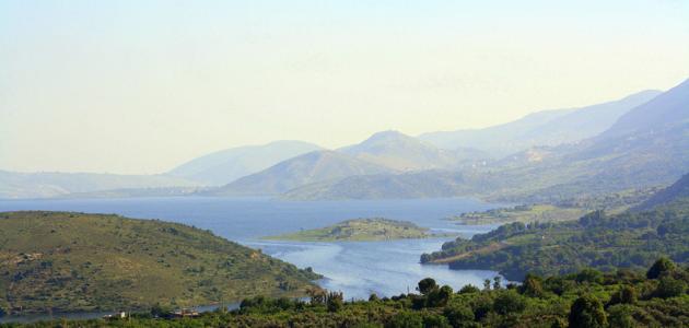 Озеро Караун