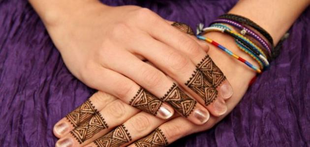 Henna engraving method step by step