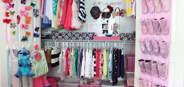 How do I arrange a children's wardrobe?