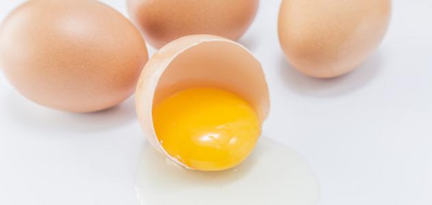 فوائد البيض للشعر المصبوغ