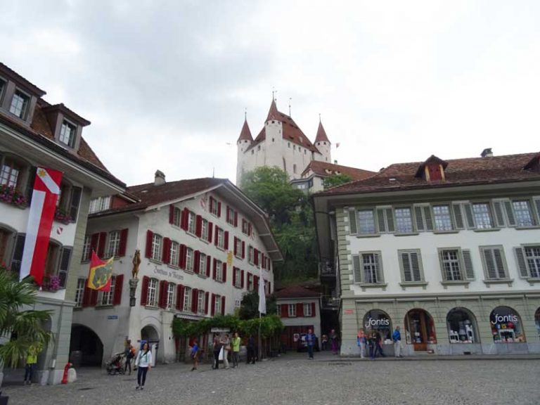 السياحة في قرية ثون سويسرا وأهم الأماكن السياحية هناك