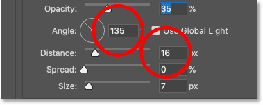 Ajustez les options d'angle et de distance pour l'ombre portée dans la boîte de dialogue Style de calque de Photoshop.