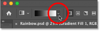 Al hacer clic en la flecha a la derecha de la muestra de color degradado en la barra de opciones de Photoshop