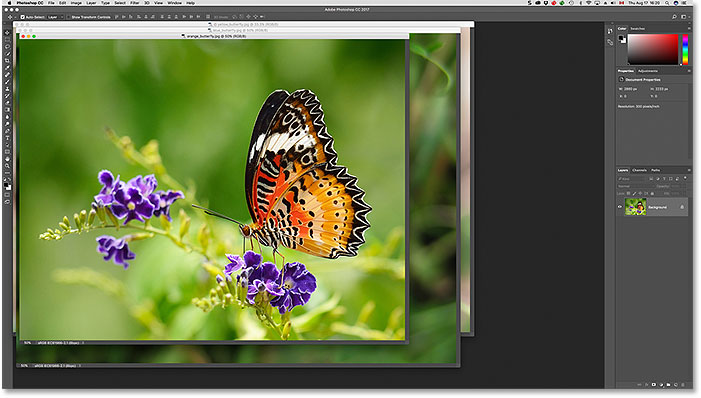 Les images sont affichées sous forme de fenêtres de document flottantes dans Photoshop CS6. Image © 2013 Photoshop Essentials.com