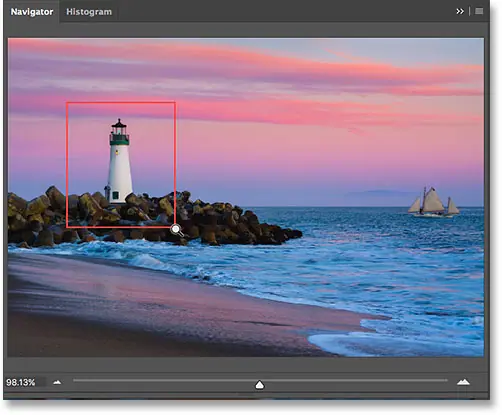 Перетащите поле просмотра в область предварительного просмотра панели «Навигатор».