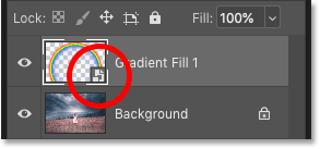На панели «Слои» в Photoshop отображается слой градиентной заливки, преобразованный в смарт-объект.