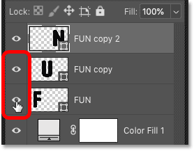 تشغيل جميع طبقات الشكل الثلاث التي تشكل الكلمة في لوحة Layers في Photoshop
