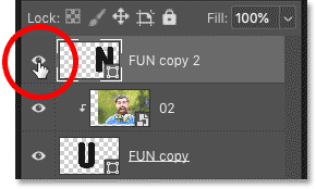 Включите третьего персонажа на панели «Слои» в Photoshop.