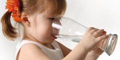 Drink plenty of water for children