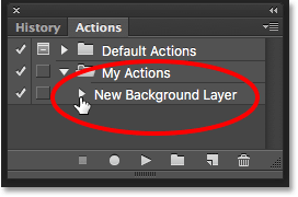 Le panneau Actions affiche uniquement le nom de la nouvelle action. Image © 2016 Photoshop Essentials.com