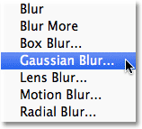 Sélectionnez le filtre Flou gaussien dans Photoshop. Image © 2011 Photoshop Essentials.com.