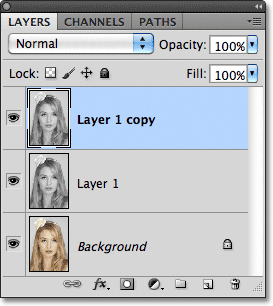 تظهر نسخة من Layer 1 في لوحة Layers. صورة © 2011 Photoshop Essentials.com.