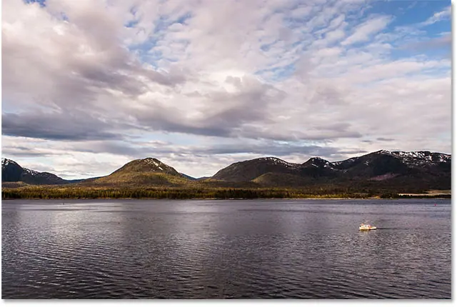 La copia recortada después de usar la herramienta de enderezamiento.